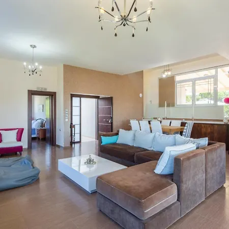 Thetis Villa Adelianos Kampos